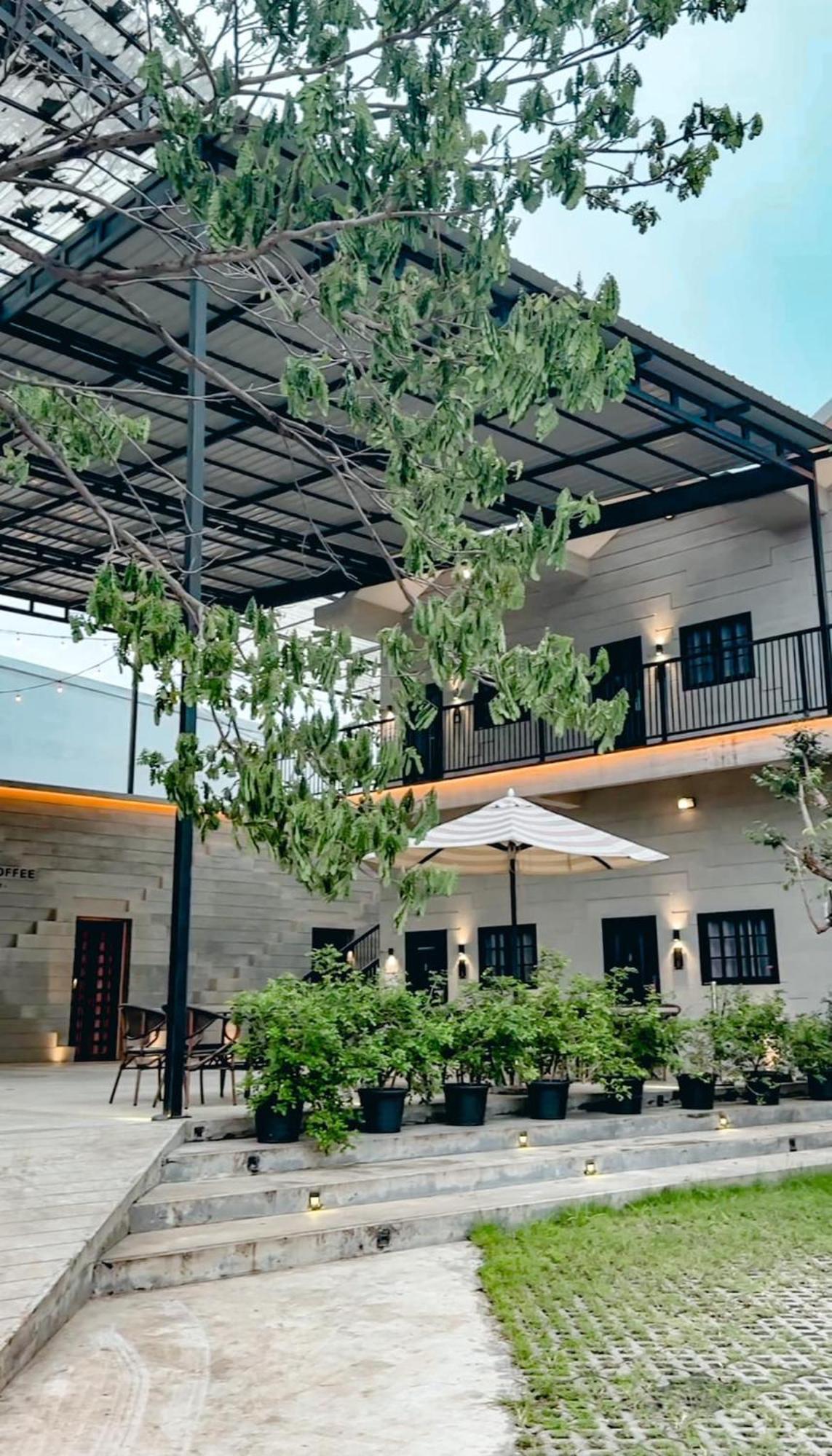 Macchiato Resort Savannakhet Opposite Thai Embassy Eksteriør bilde